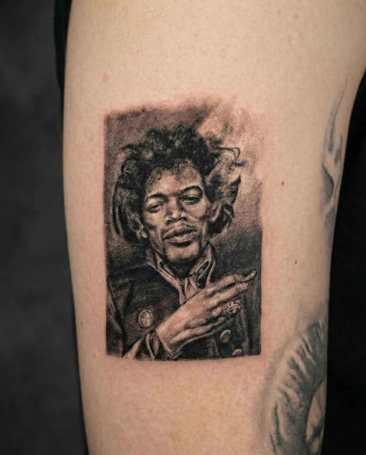 Jimi Hendrix portre dövmesi