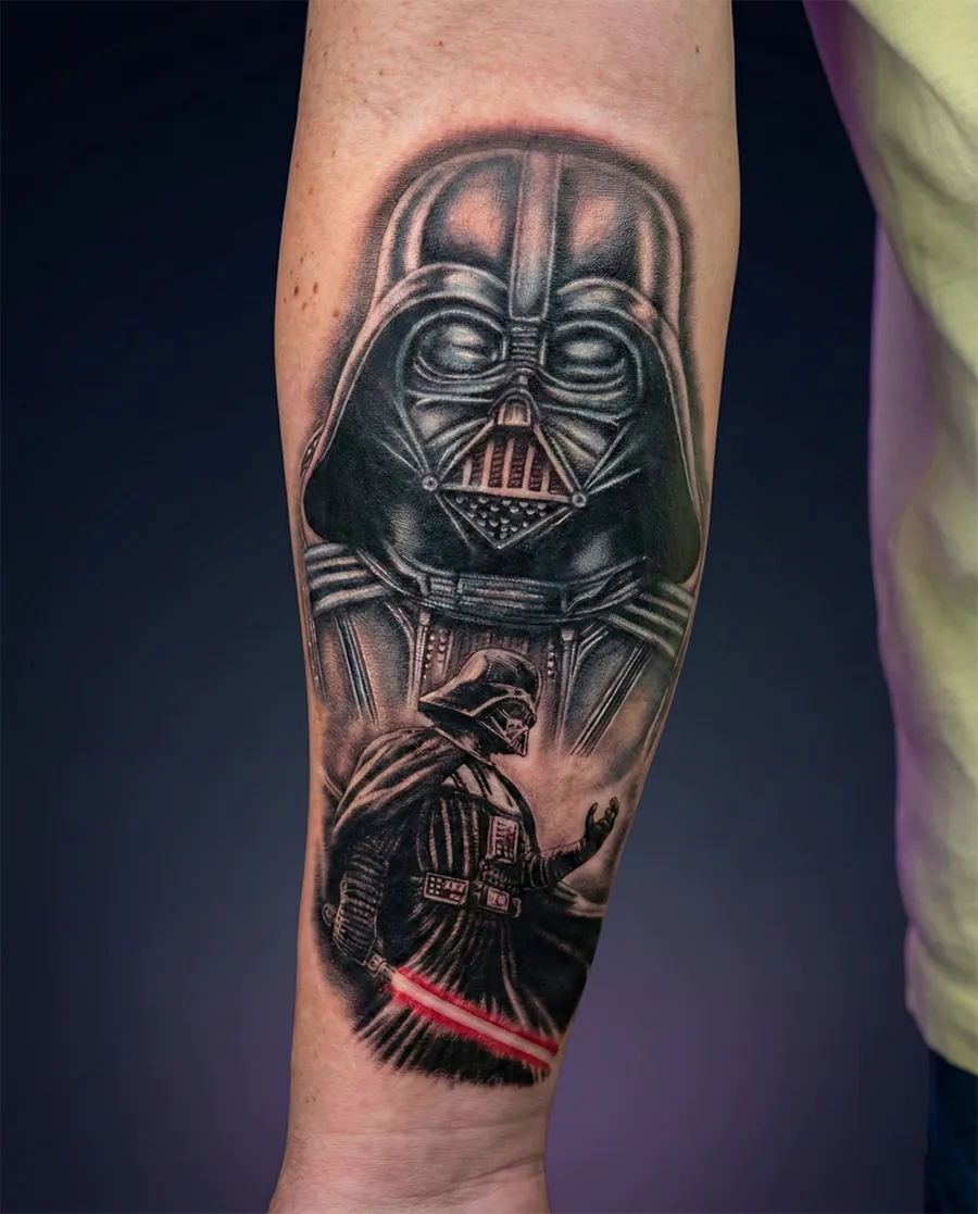 Kadıköy Body Art Darth Vader Star Wars dövmesi, dövme kapatma sonrası realistik kol çalışması