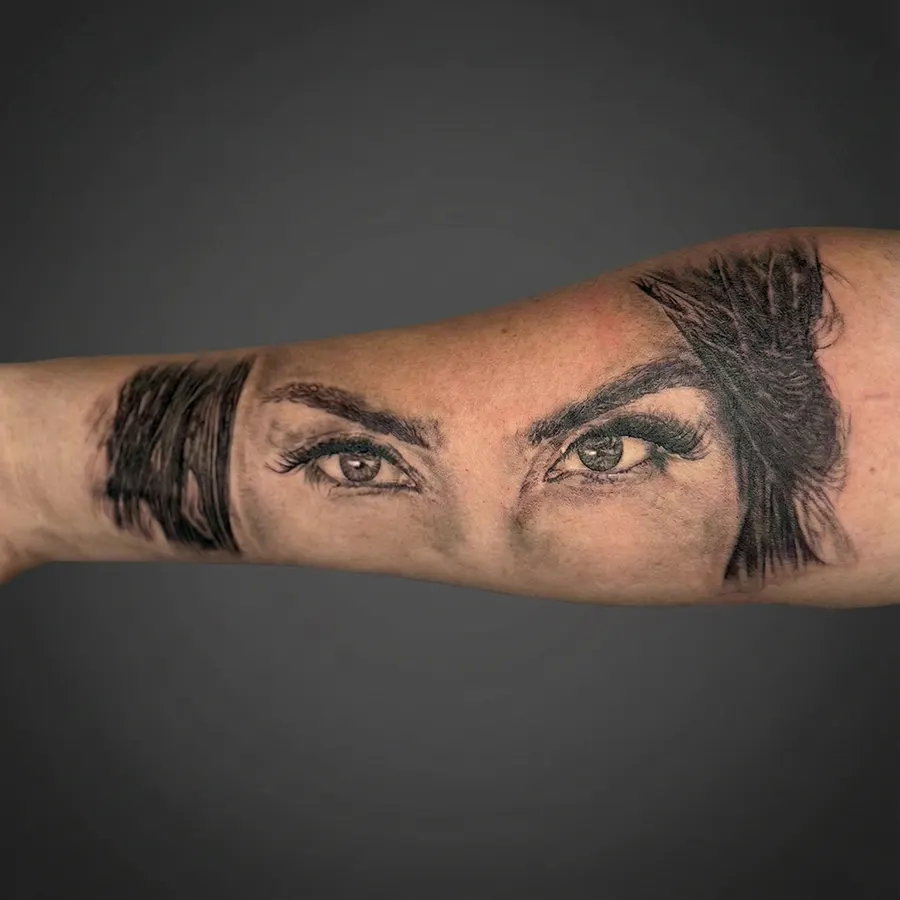 Kadıköy Body Art hyper realism göz portresi dövmesi, realistik portre detay çalışması