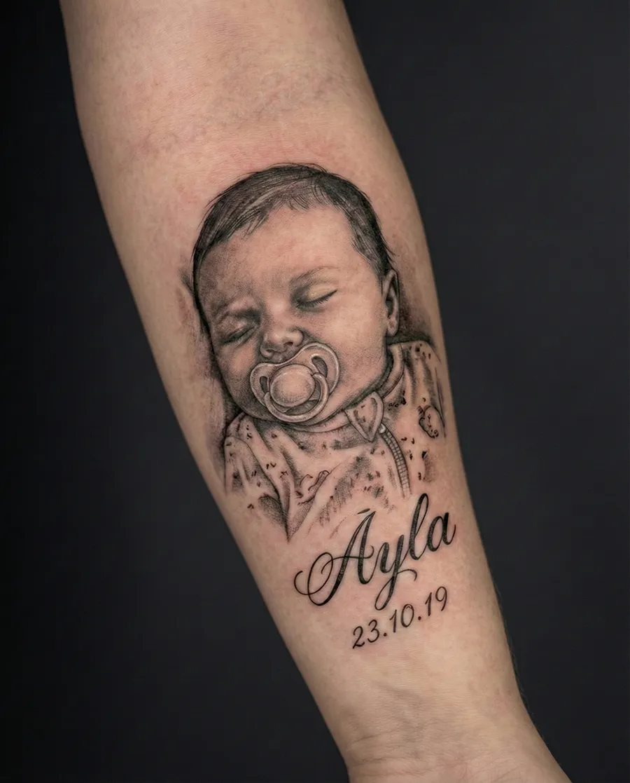 Kadıköy Body Art realistik bebek portre dövmesi, kol üzerine portre tattoo