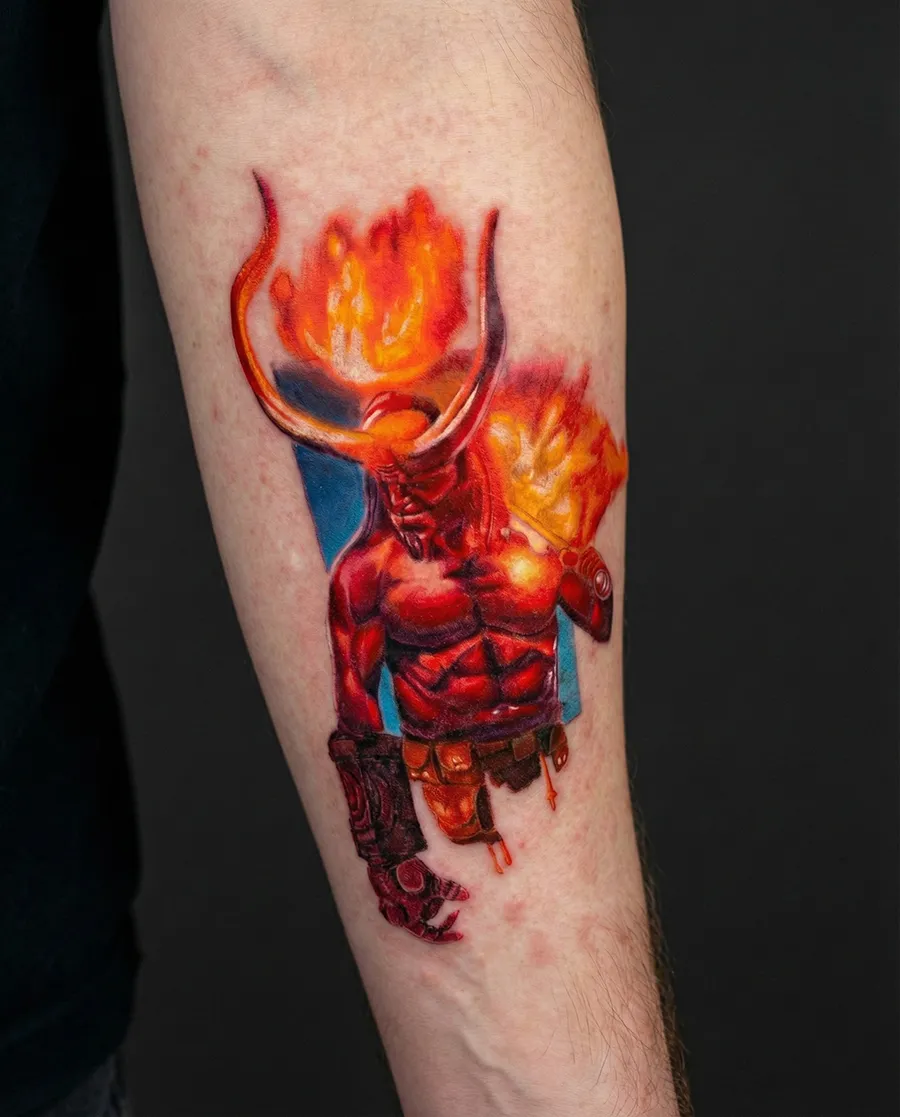 Kadıköy Body Art renkli Hellboy dövmesi, karakter tasarım tattoo çalışması