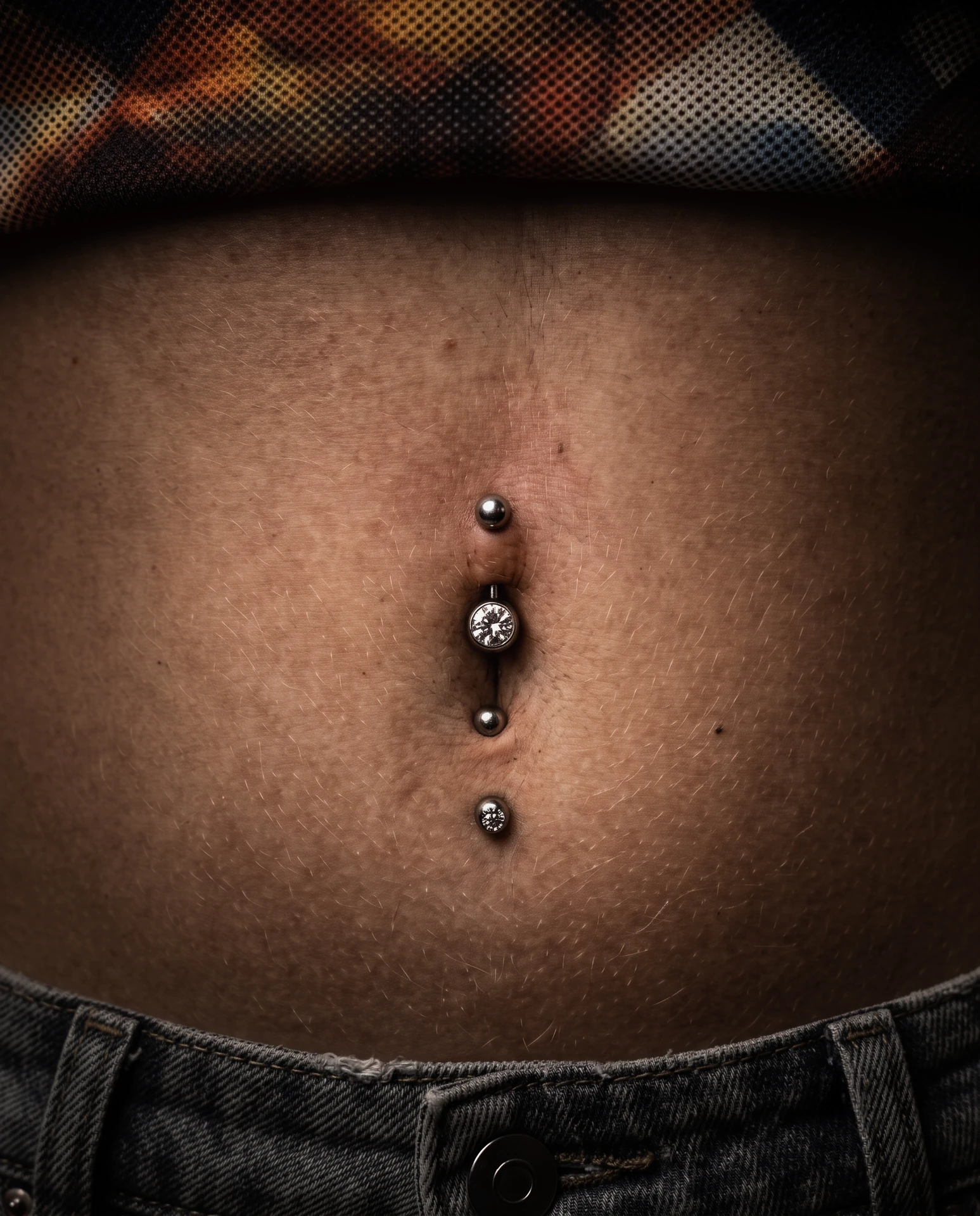 Çift göbek piercing uygulaması