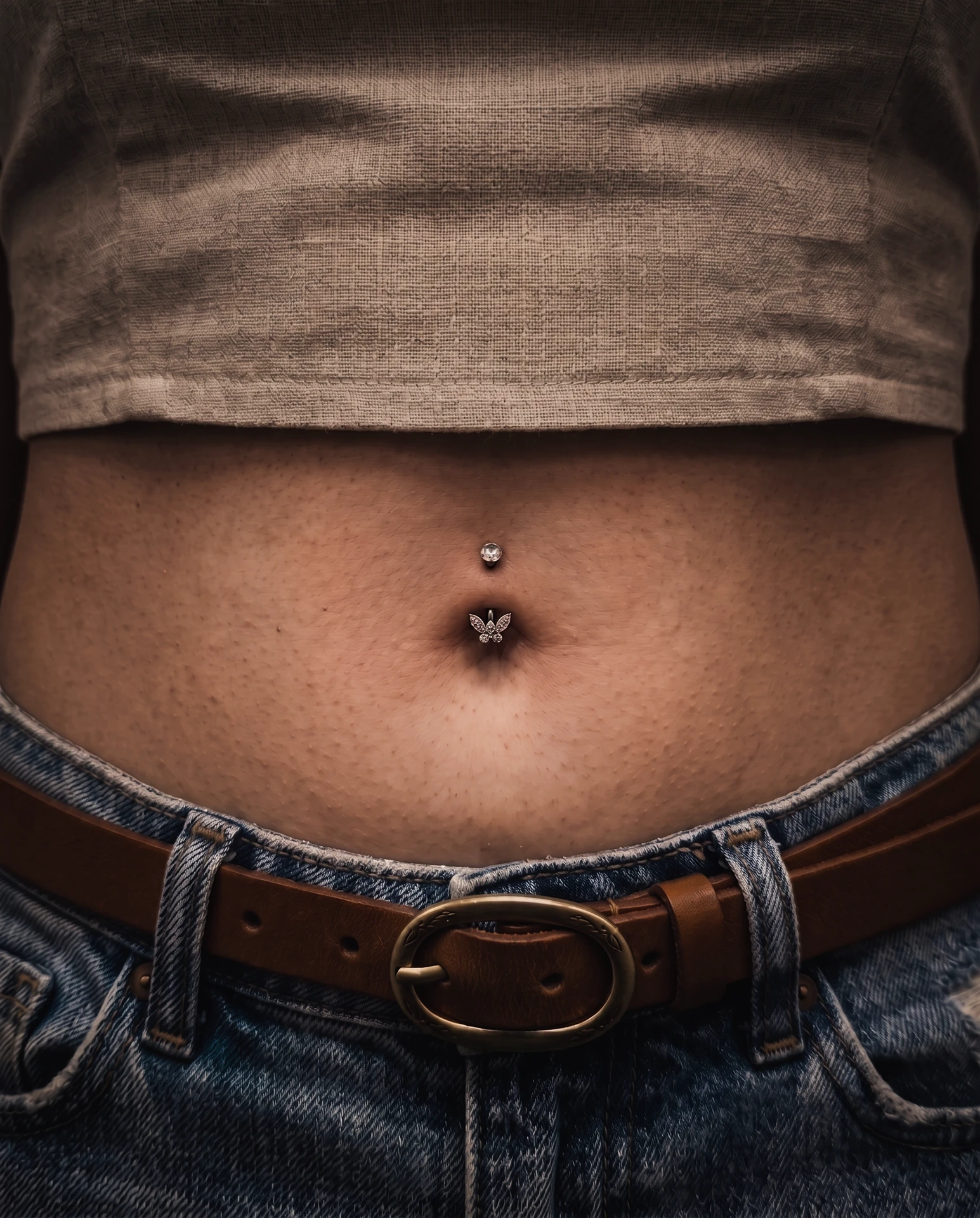 Kelebek taşlı göbek piercing takısı