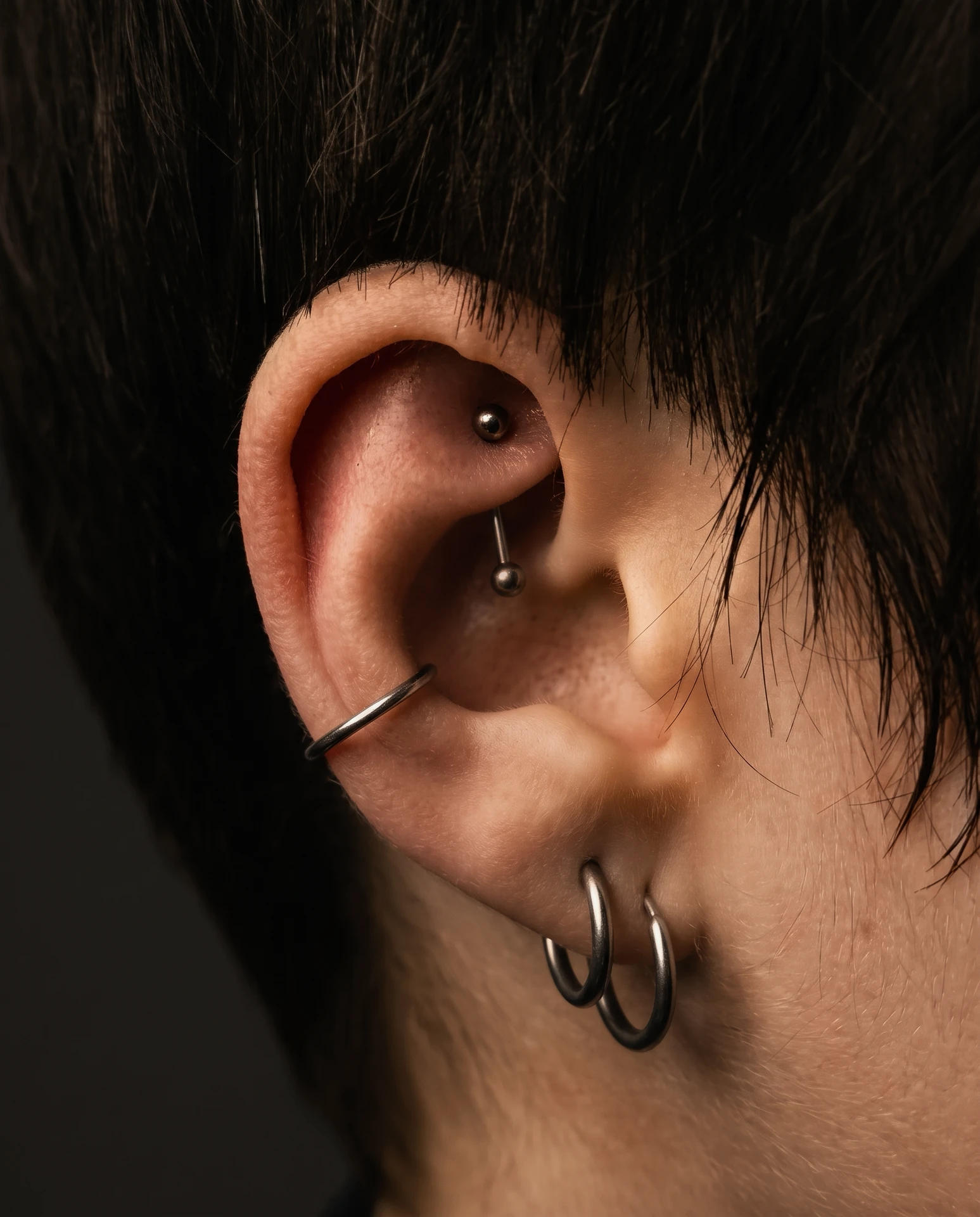 Rook kulak piercing uygulaması